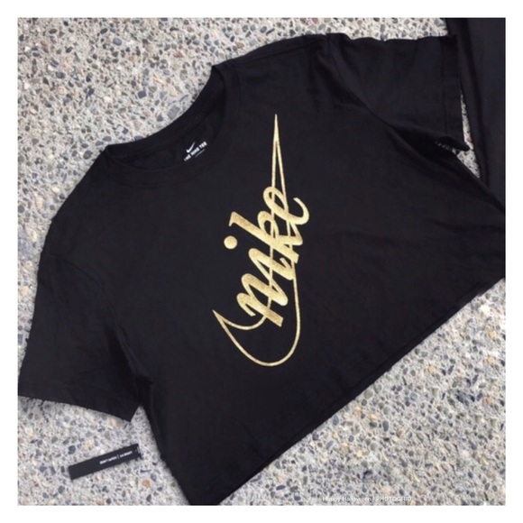 Nike Tops - Nike Crop Top